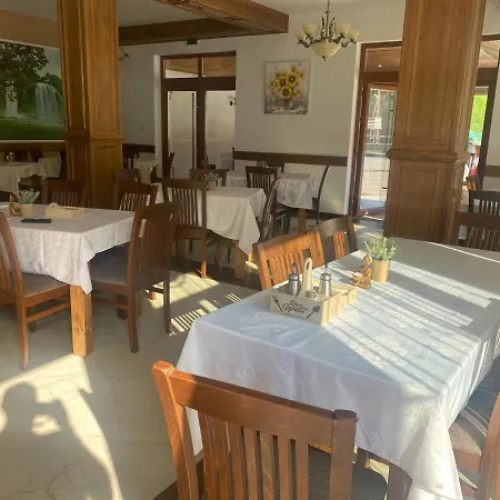 Restaurant Nicol Motell Armenis